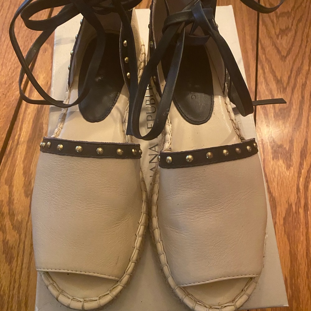 Banana republic sandals - Picture 3 of 4